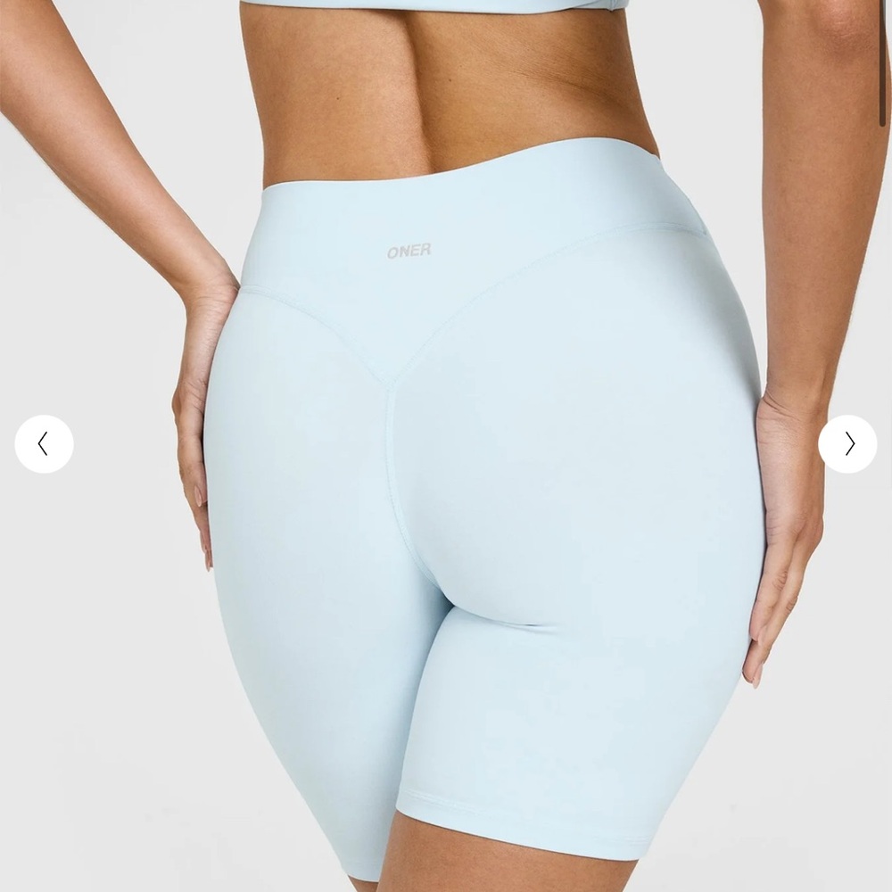 SOFTMOTION™ CYCLING SHORTS 8"